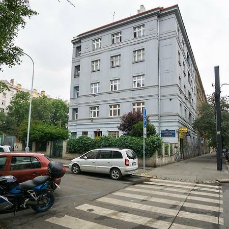 Apartment Four Year Seasons - Walkable To Centre, Metro And Riverside Prague Exterior photo